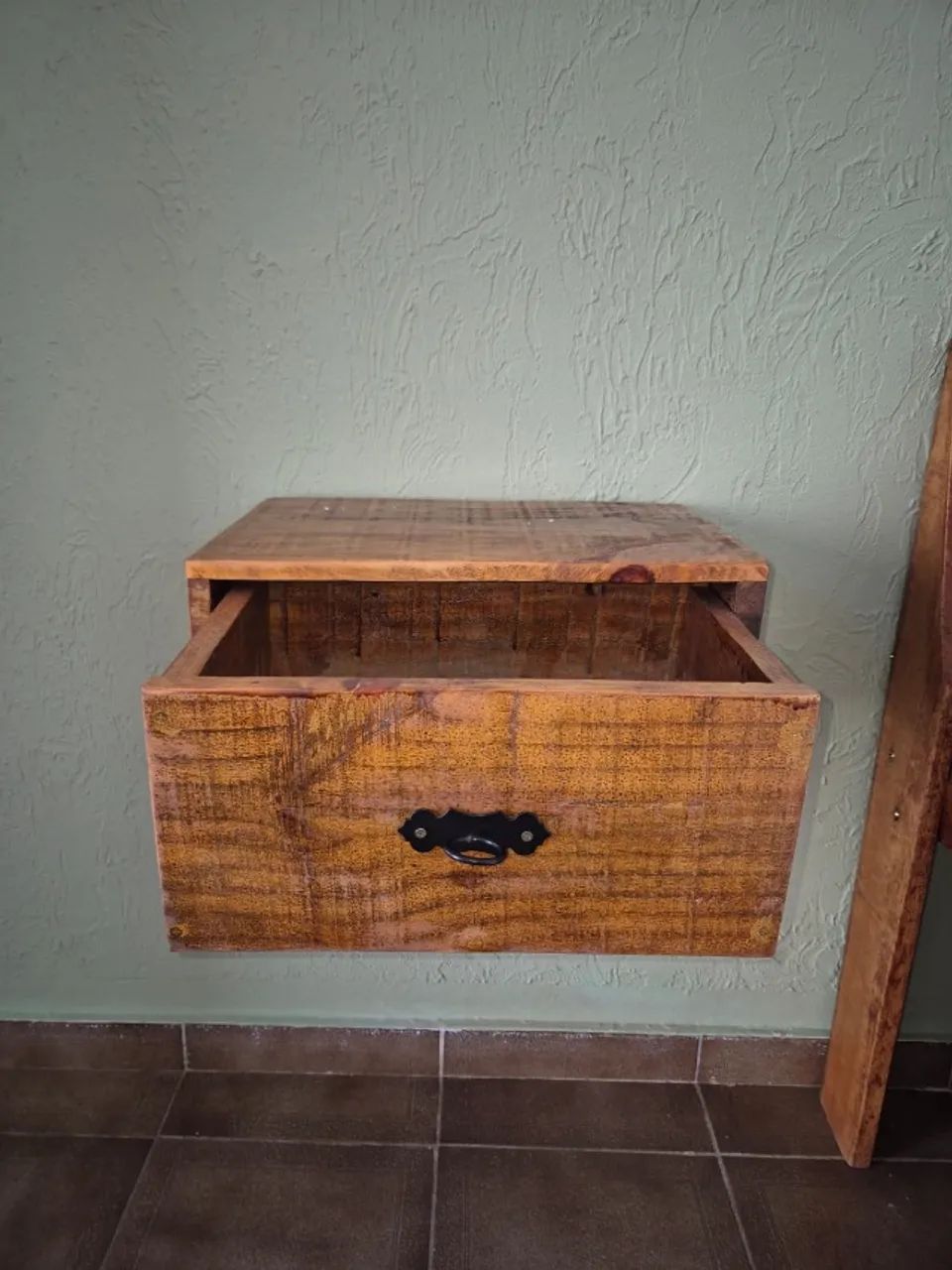 Vendo cama de solteiro com colchao e mesa de cabeceira  - Foto 2