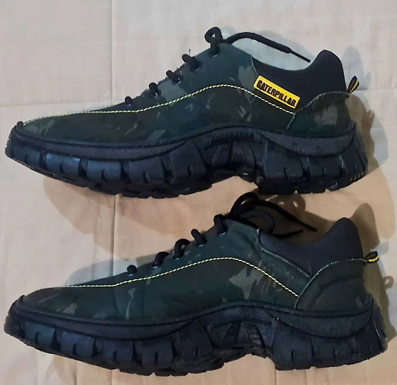 Coturno Caterpillar Novo