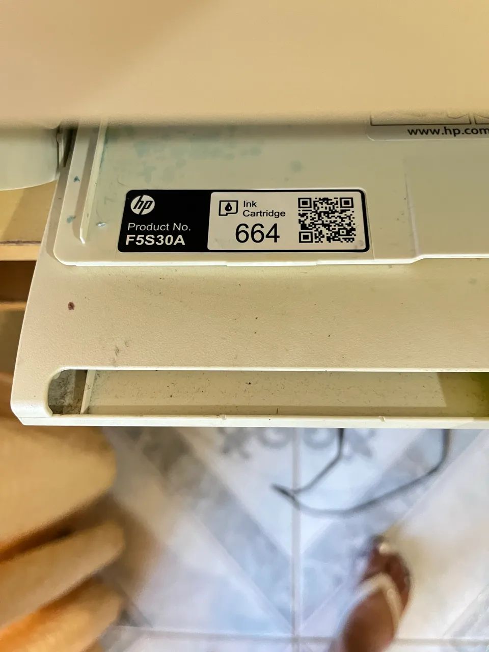 Impressora HP DeskJet ink Advantage 2136, Usada e com defeito no leitor do cartucho.  - Foto 4