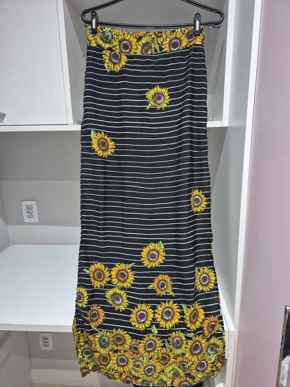 Vendo saia longa estampada com fenda 