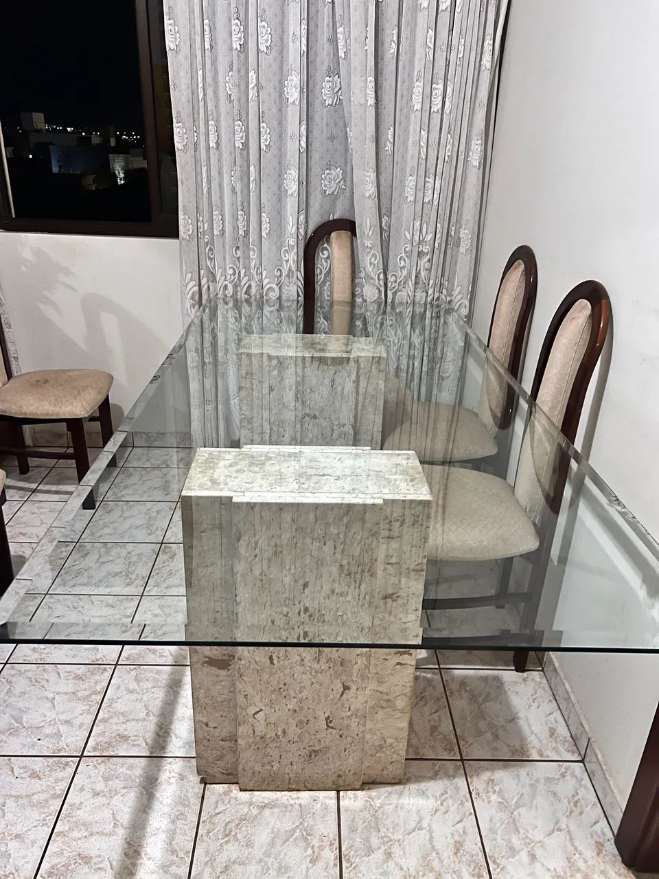 MESA TAMPÃO DE VIDRO PARA 8 LUGARES