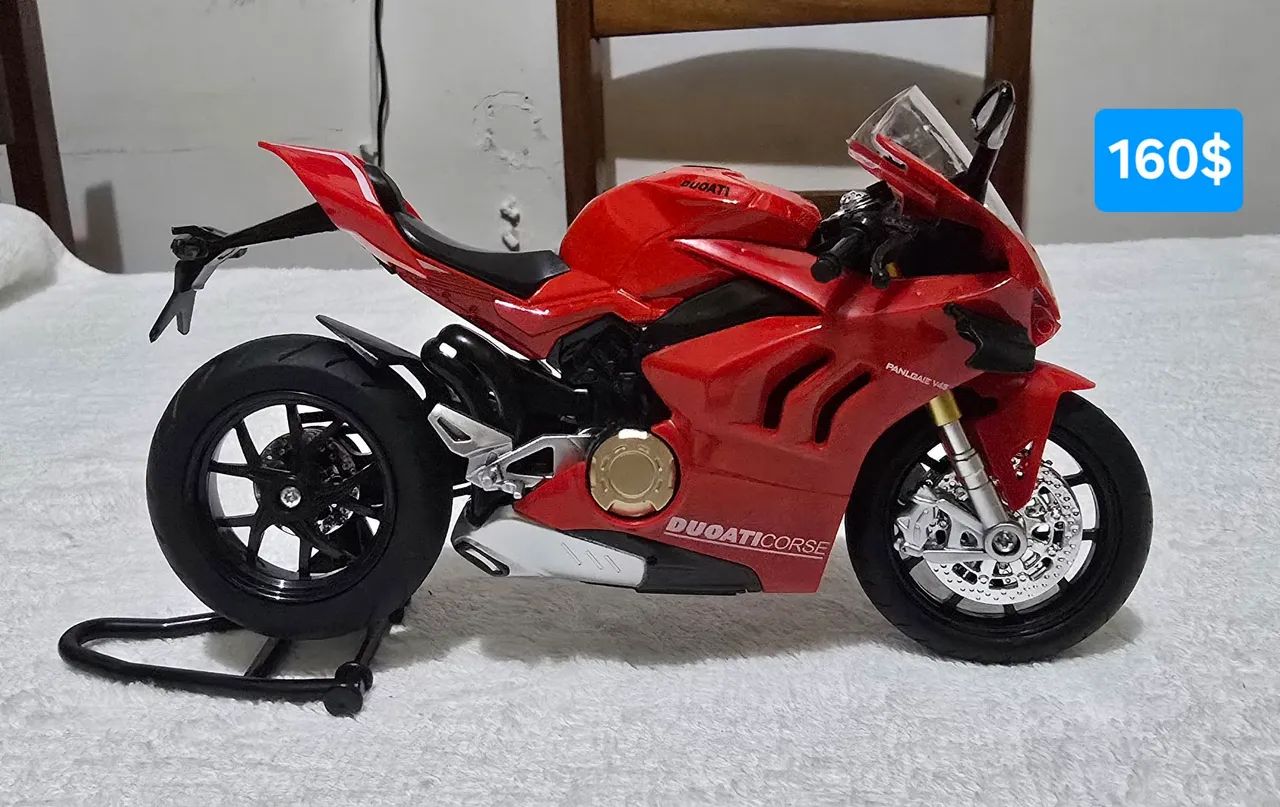 Moto Miniatura Ducati Panigale V4-S vermelha 