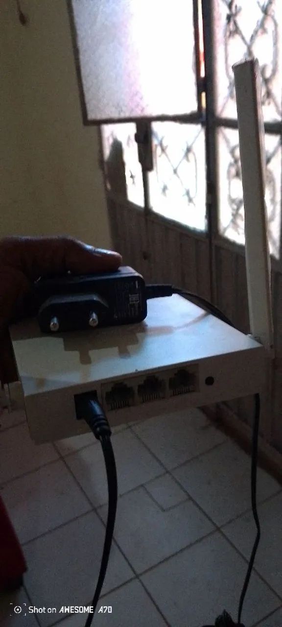 Roteador muito bom usado em perfeito estado ótimo funcionando normal e bem conservado  - Foto 2