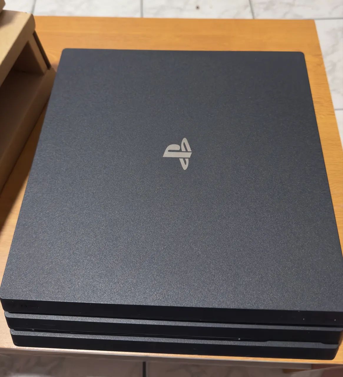 Vendo PS4 pro de 1 TB.  - Foto 2