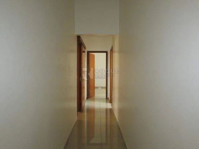 Casa Residencial à Venda  Espaçosa e Bem Localizada - Foto 5
