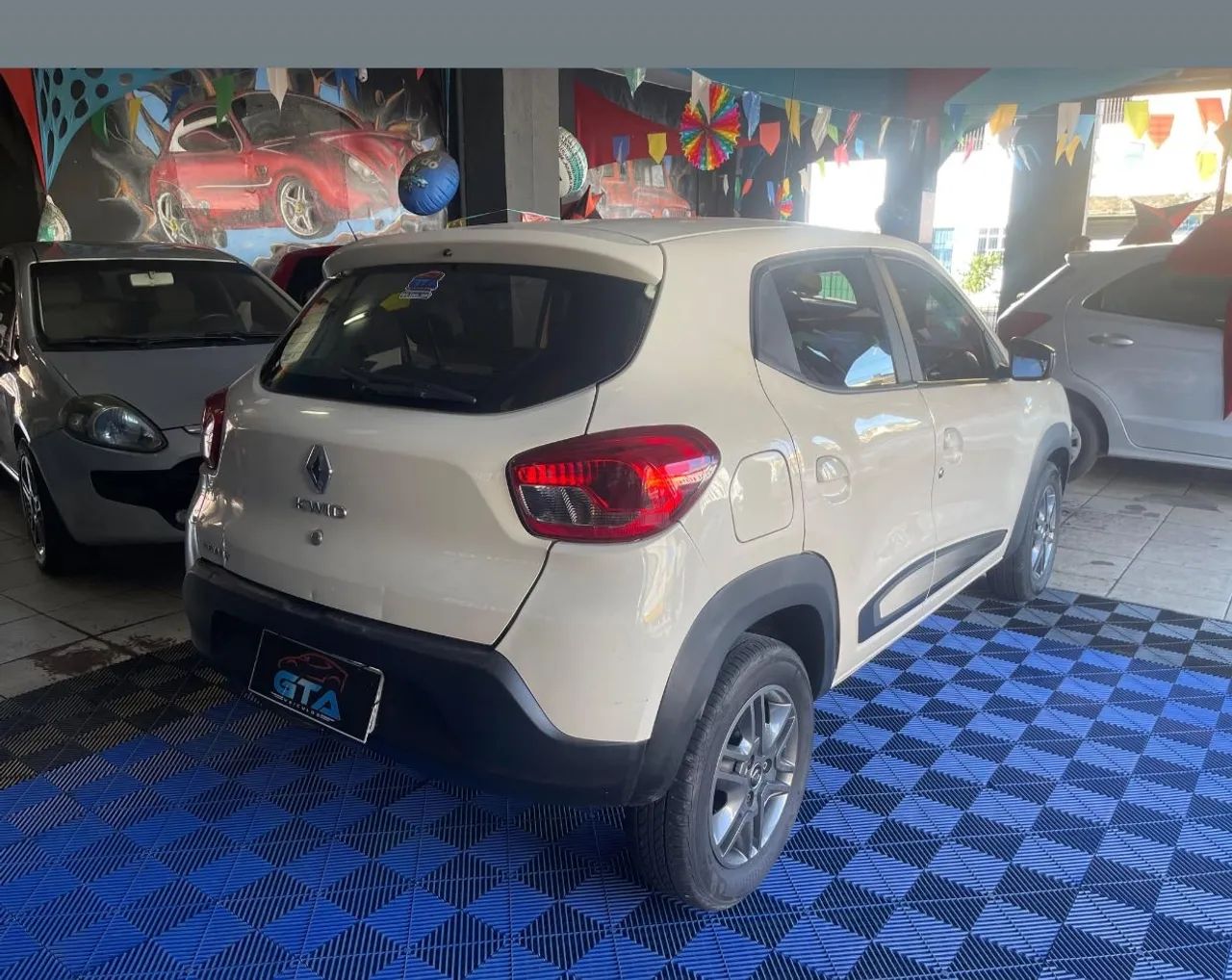Renault Kwid Intense 1.0 Flex 12V 5P Mec. 2018 - Foto 2