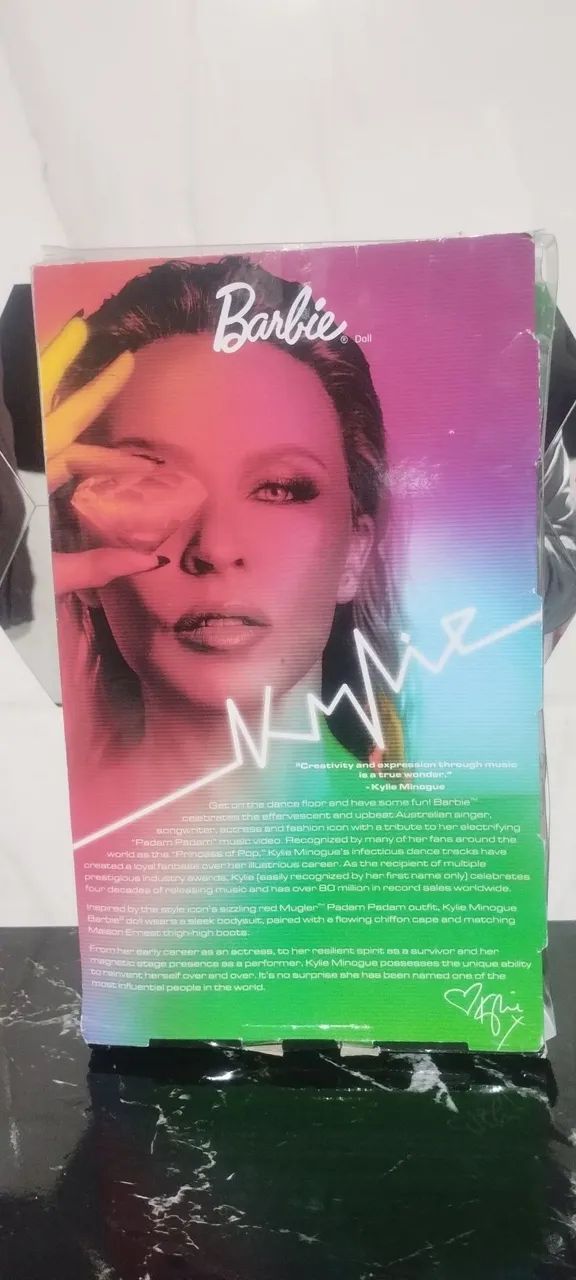 Caixa da Barbie Kylie Minogue