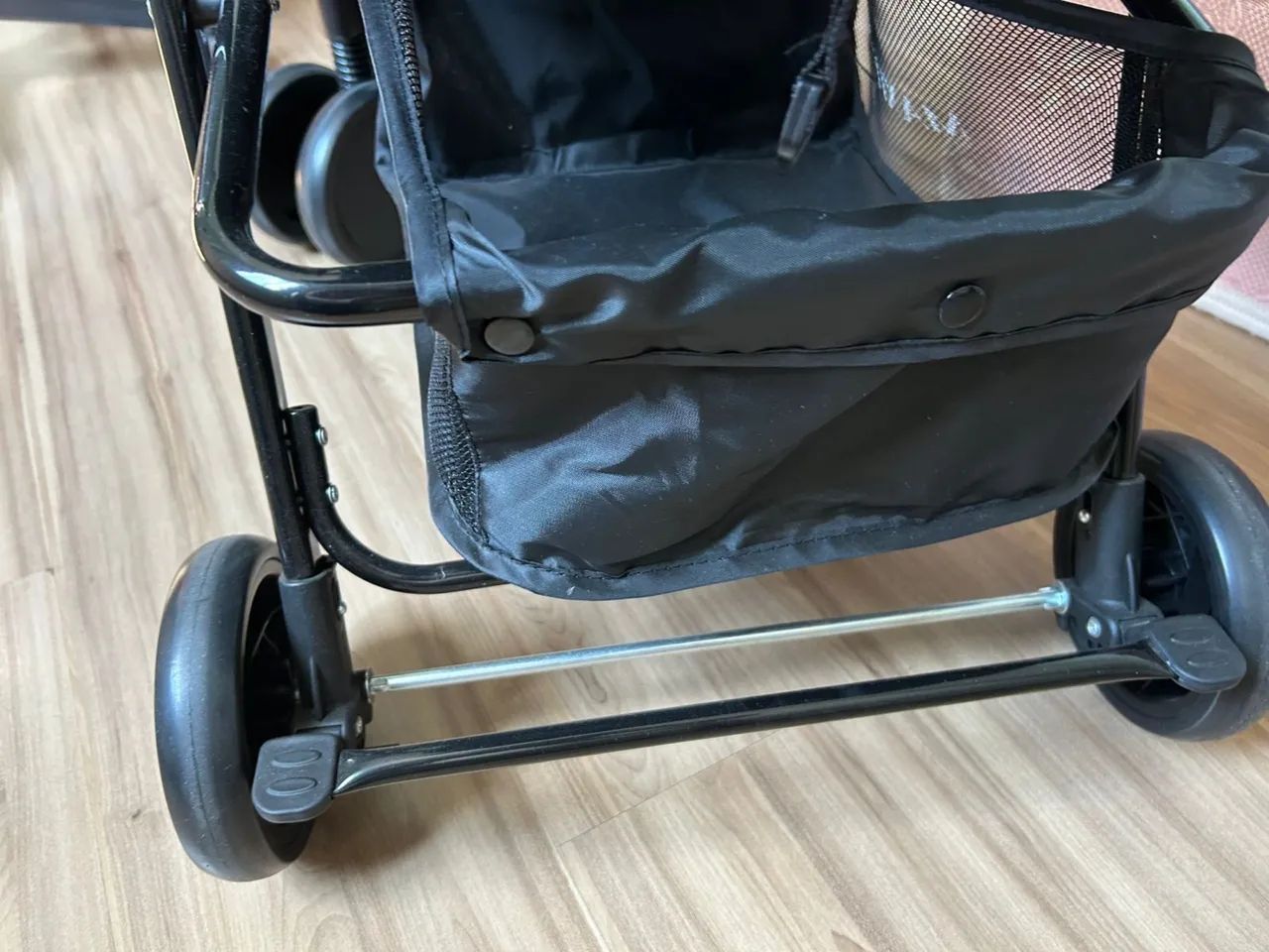 Carrinho de bebê em ótimo estado - Foto 2