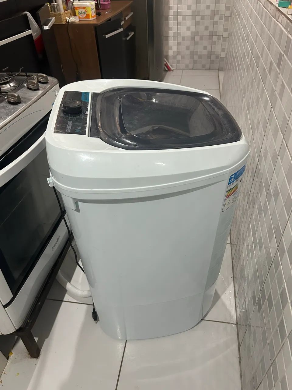 Tanquinho em excelente estado, praticamente novo, com apenas 25 dias de uso.