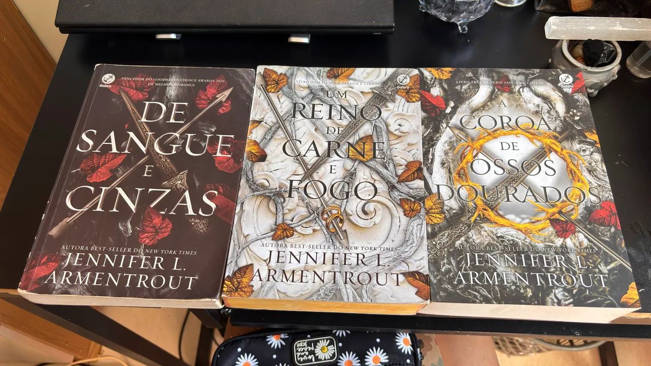 Kit 3 livros da saga de sangue e cinzas 