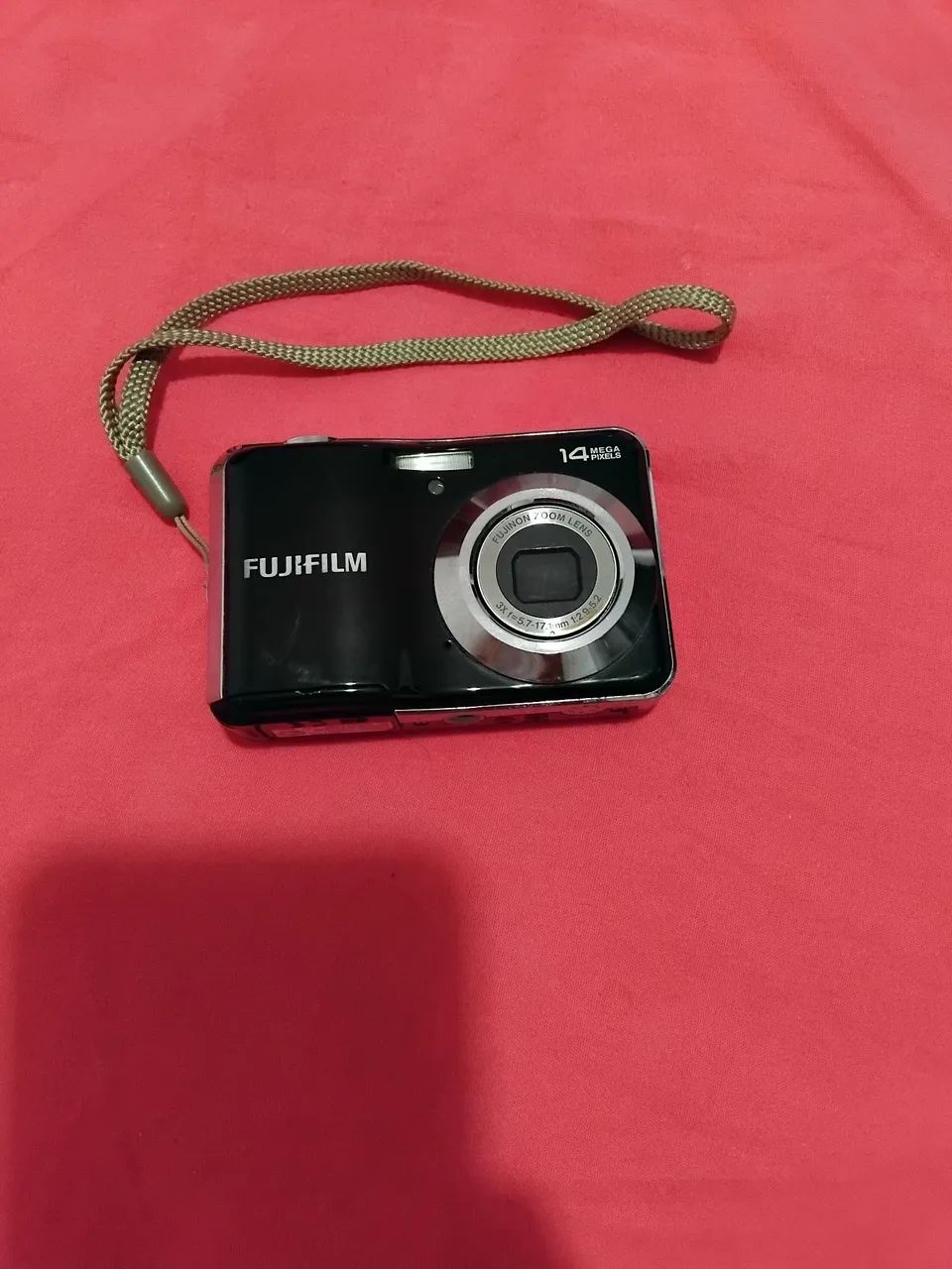 Vende-se câmera ( fujifilme) já é o menor preço. 
