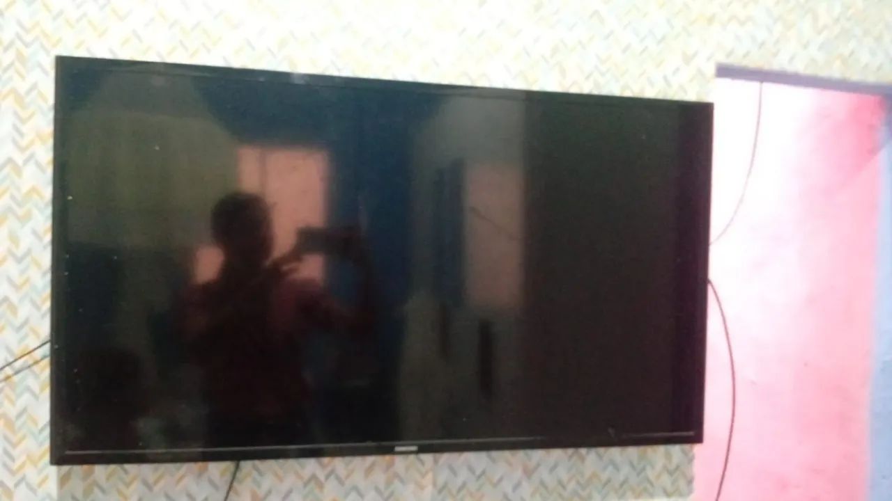 Tv Samsung 43 polegada quebrada  - Foto 2