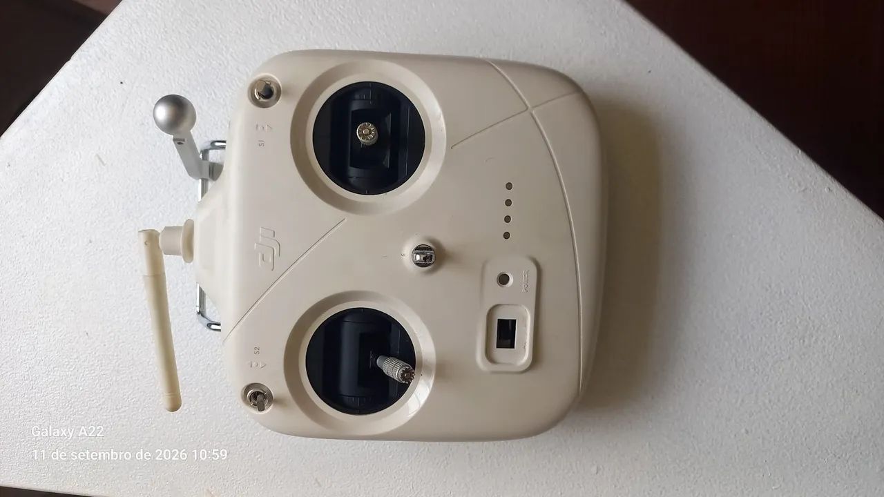 Drone UDJI PHANTOM 3 STANDARD - CONTROLE GL358WA - Foto 5