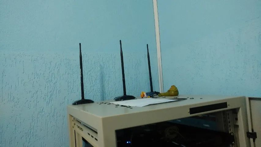 Rack Servidor de Piso 19U com Rodas e Prateleiras - Foto 2