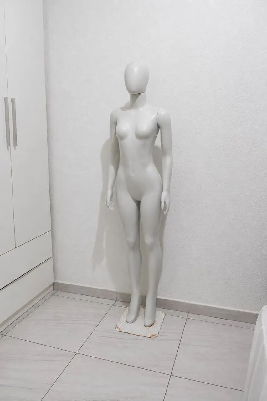 Manequim Feminino + Base