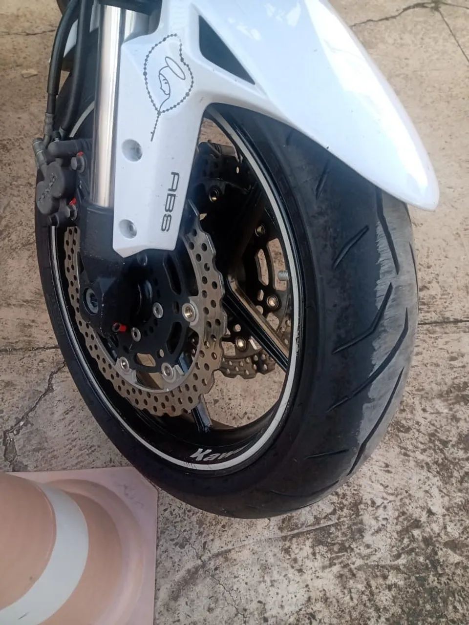 Kawasaki 650, Branca  - Foto 3