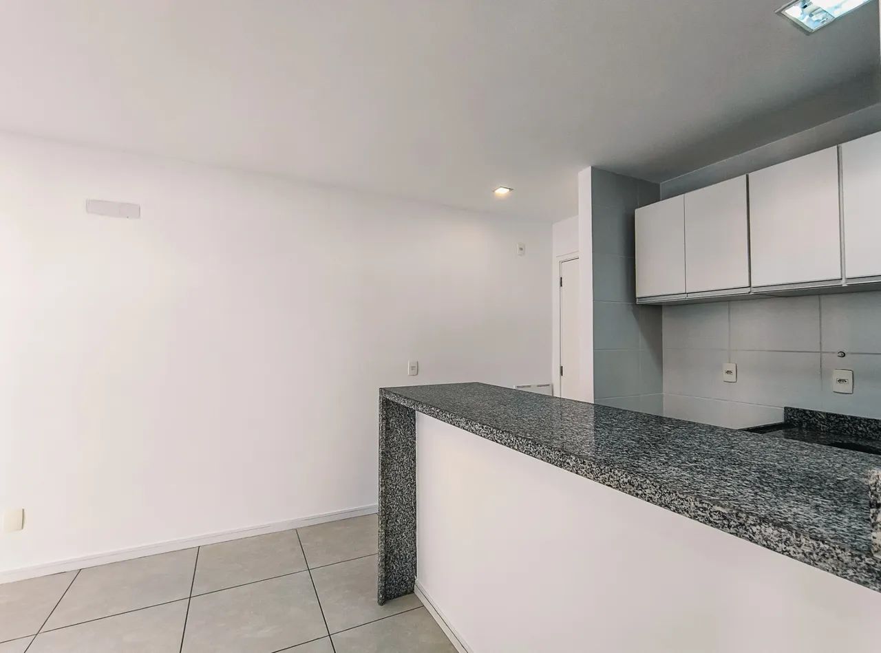 Quarto e sala com varanda e área de lazer para locação - Foto 5