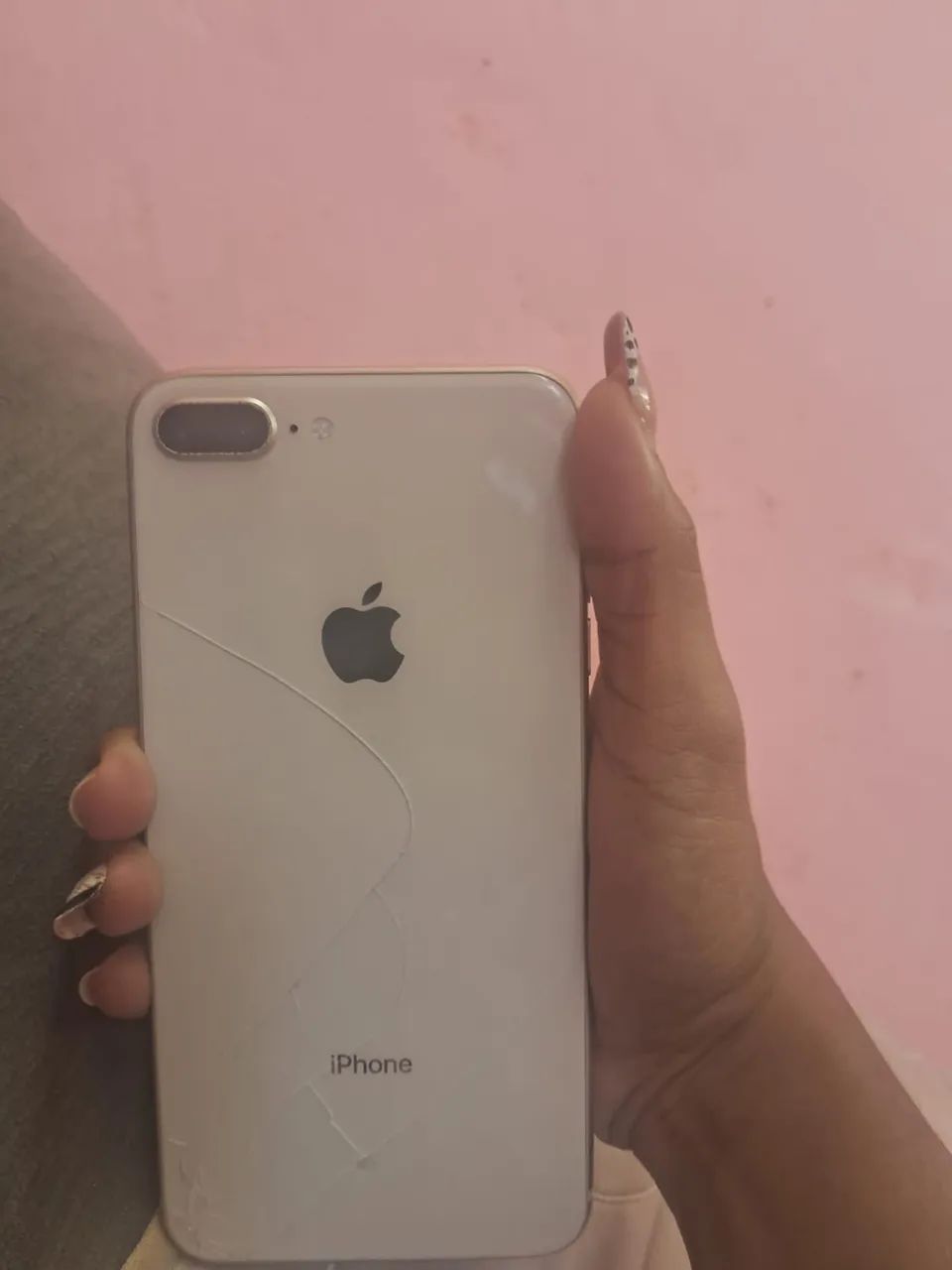 iPhone todo bom pra vender logo - Foto 2
