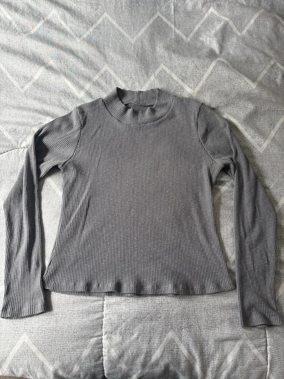 2 Blusas caneladas | Tam M | Verde e Cinza  - Foto 5
