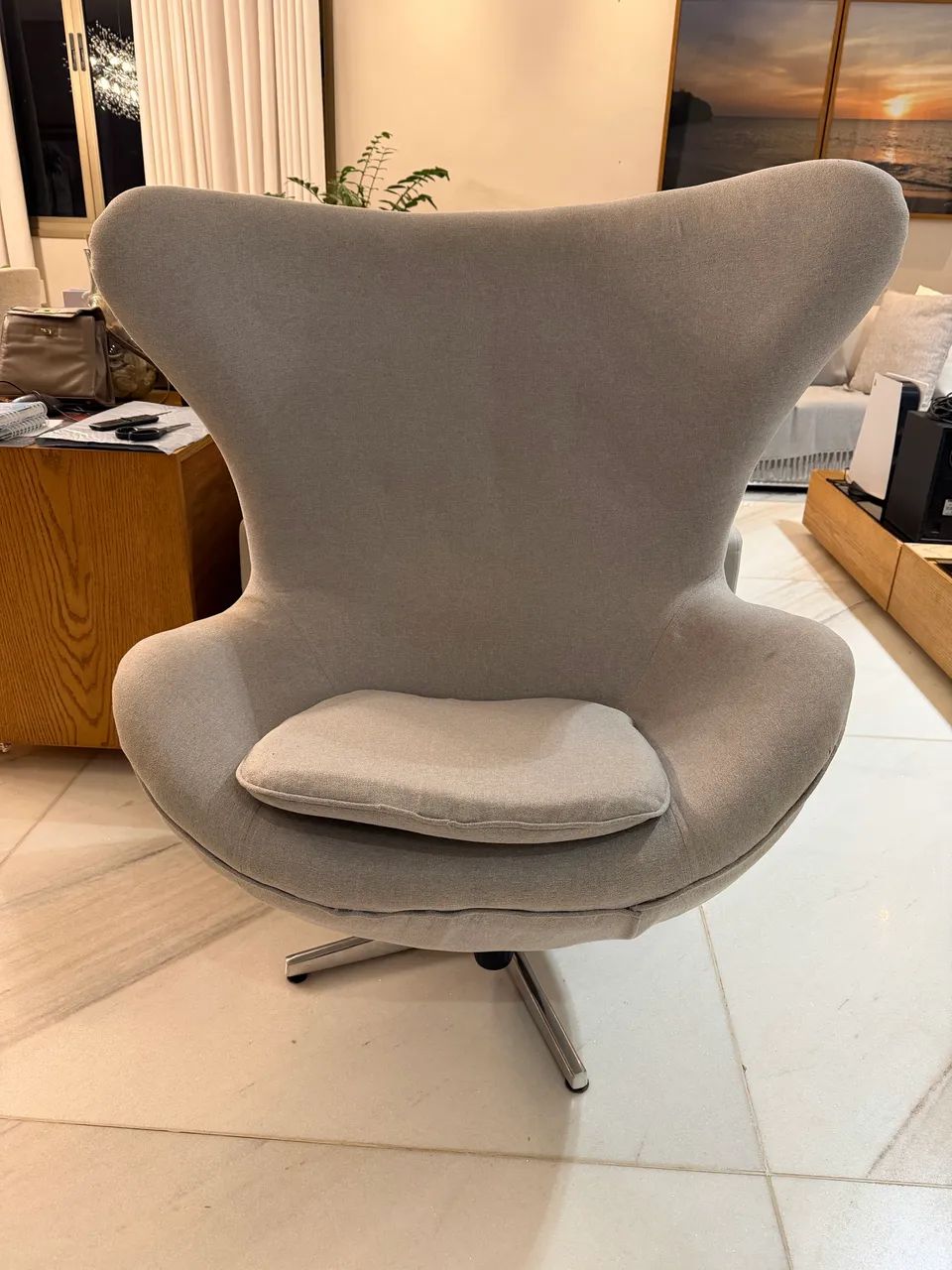 Poltrona Giratória Design Moderno - Muito Confortável 