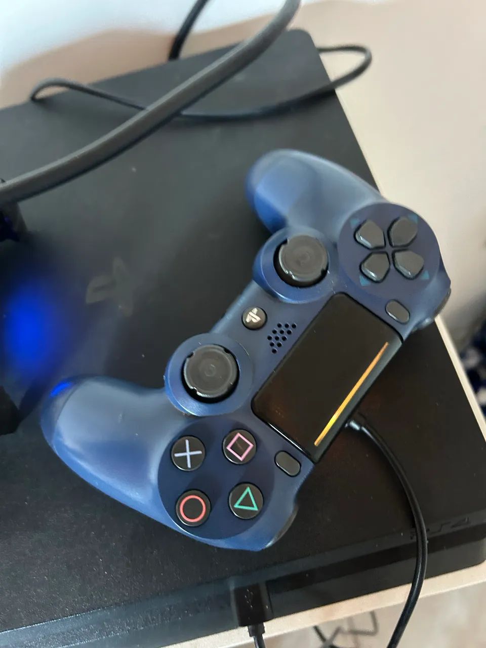 ps4 2 controles + jogos - Foto 4