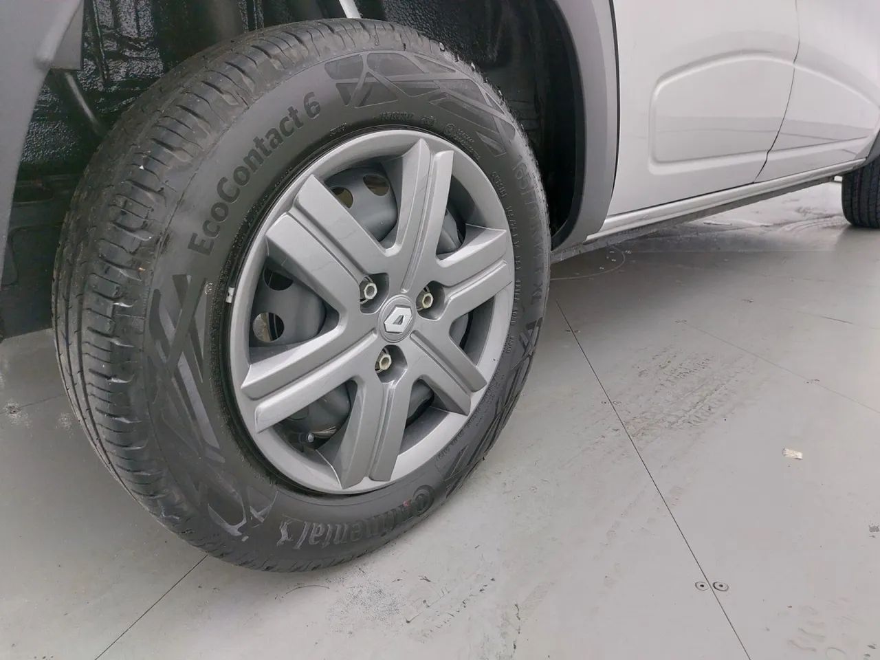Renault Kwid 1.0 Zen, foto 13 de 18