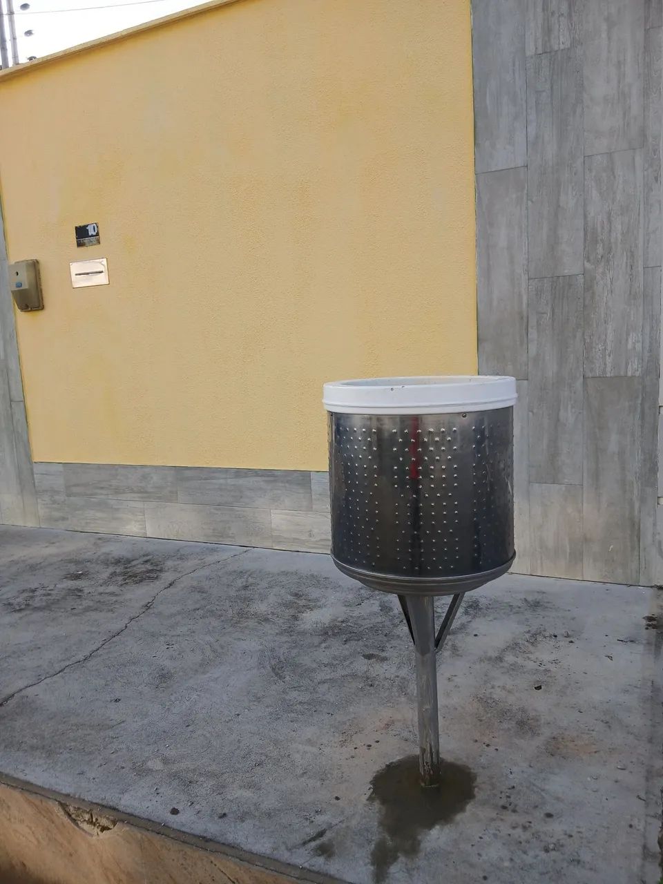 Lixeira de inox pra calçada *  - Foto 2