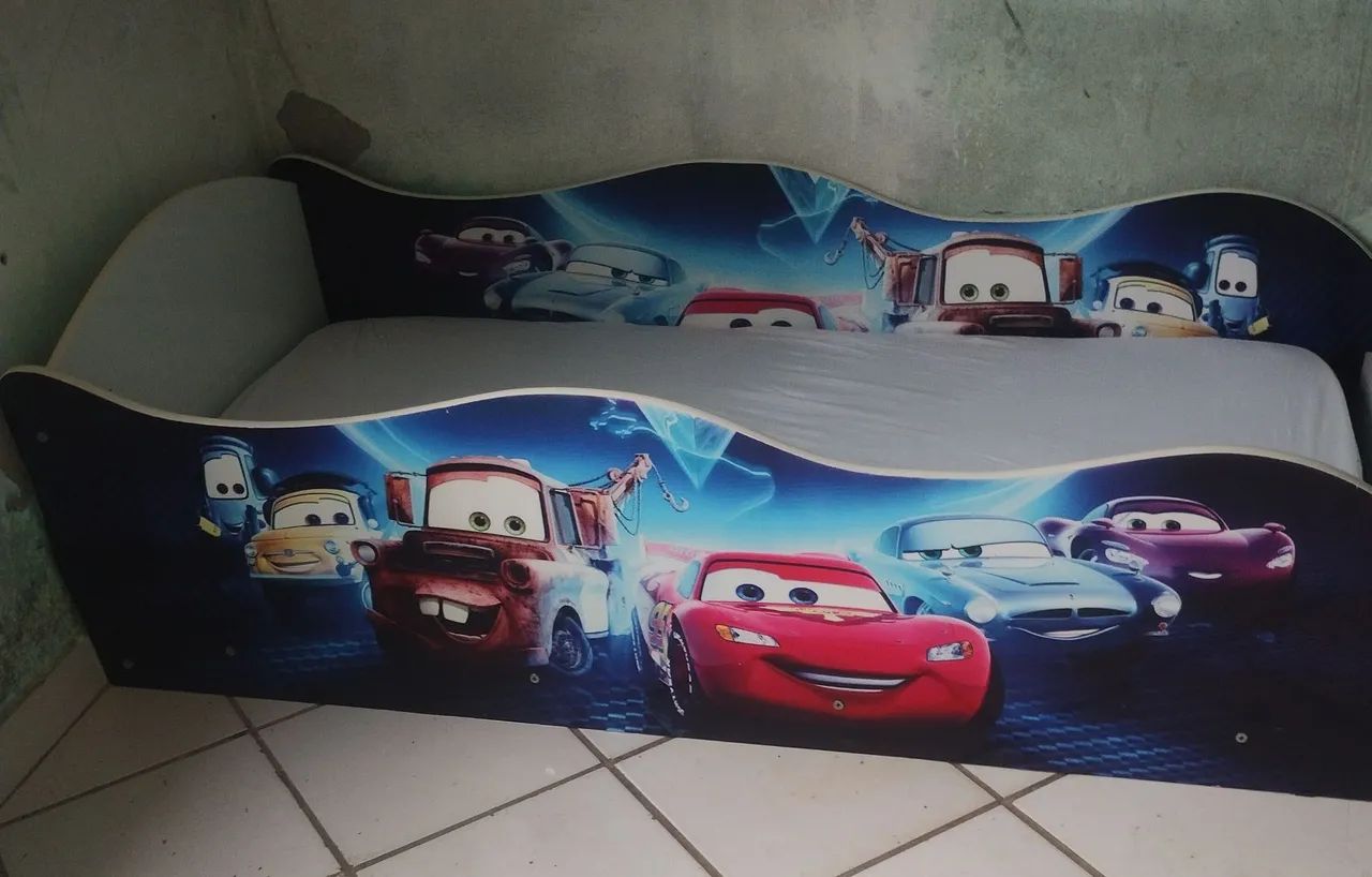 Cama infantil com colchão 