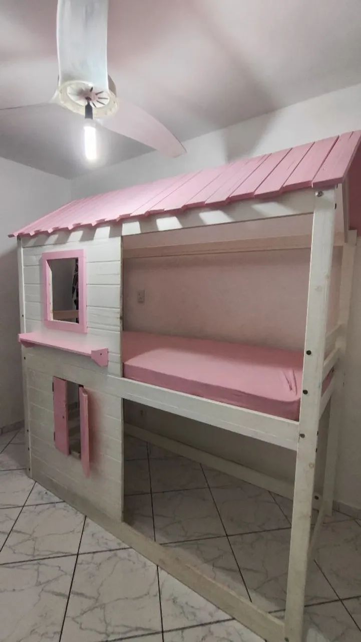 Bunk bed in house shape65576098678915124