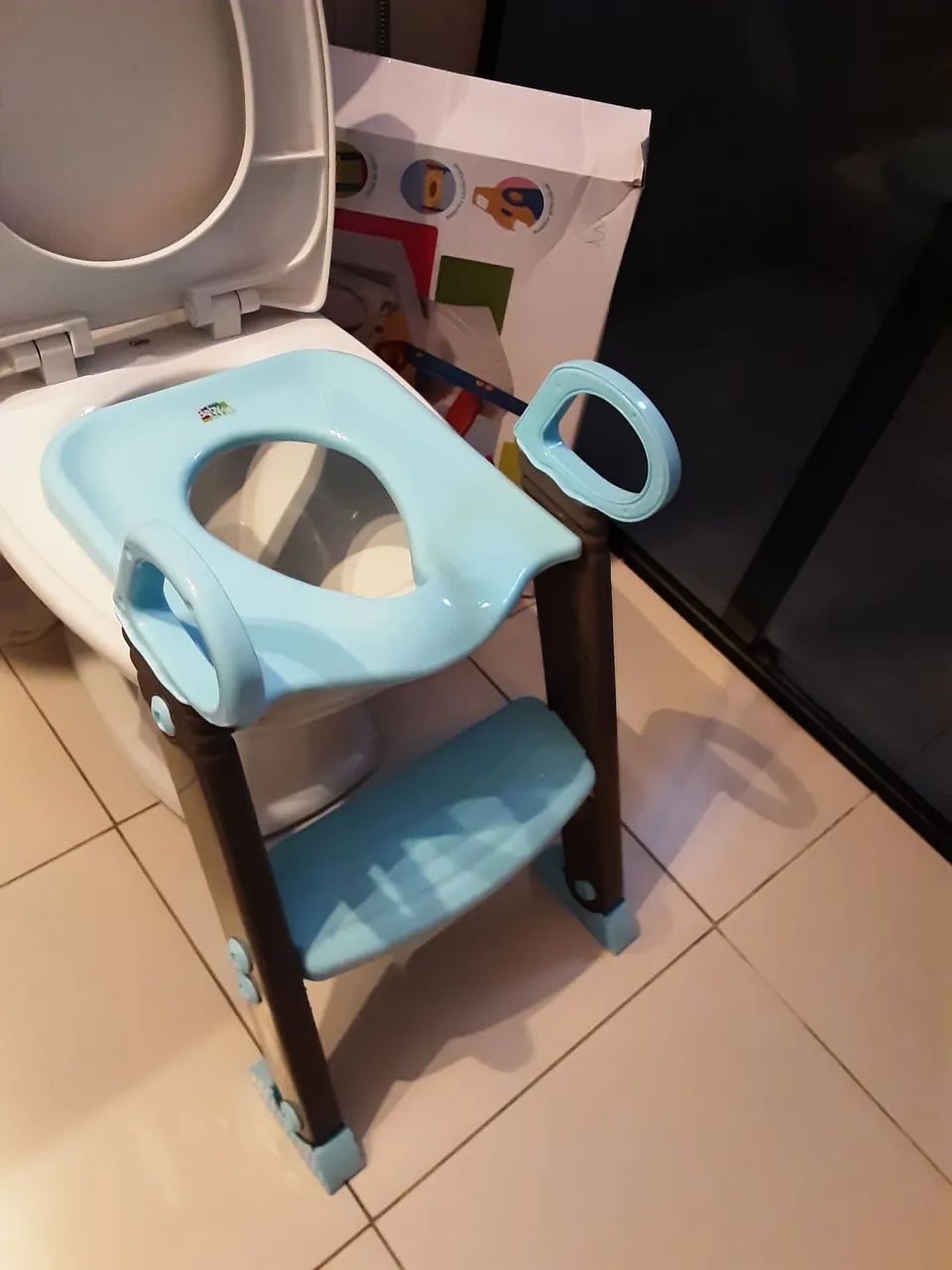 NOVO - Redutor de assento com escada (azul/cinza)  - Foto 4