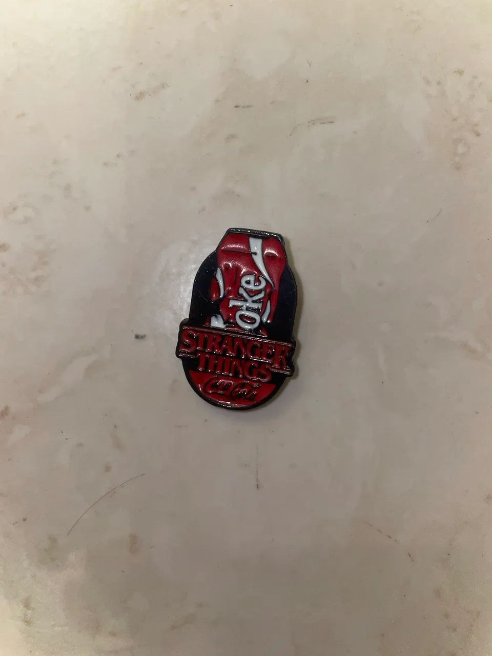 Broche stranger things e Coca Cola  - Foto 5