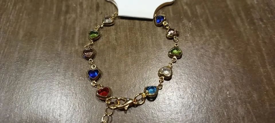 pulseira corações coloridos. dourada. nova! - Foto 4