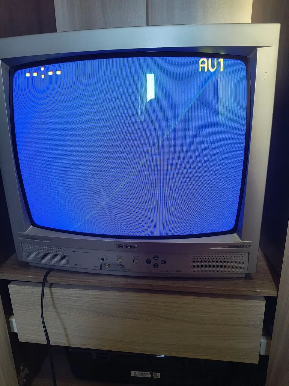 TV de tubo CCE HPS-2005 com controle