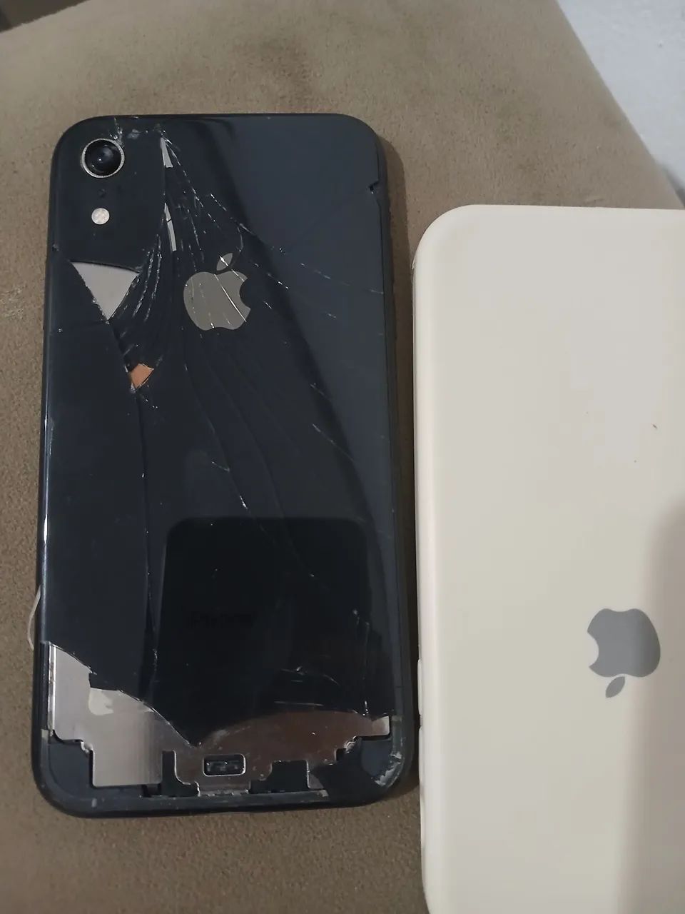 Iphone XR (Traseira quebrada,câmera com defeito) - Foto 3