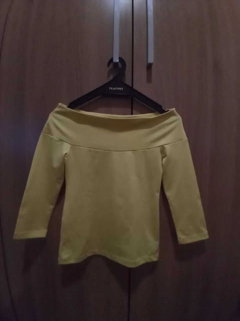 Blusa Collins ombro 