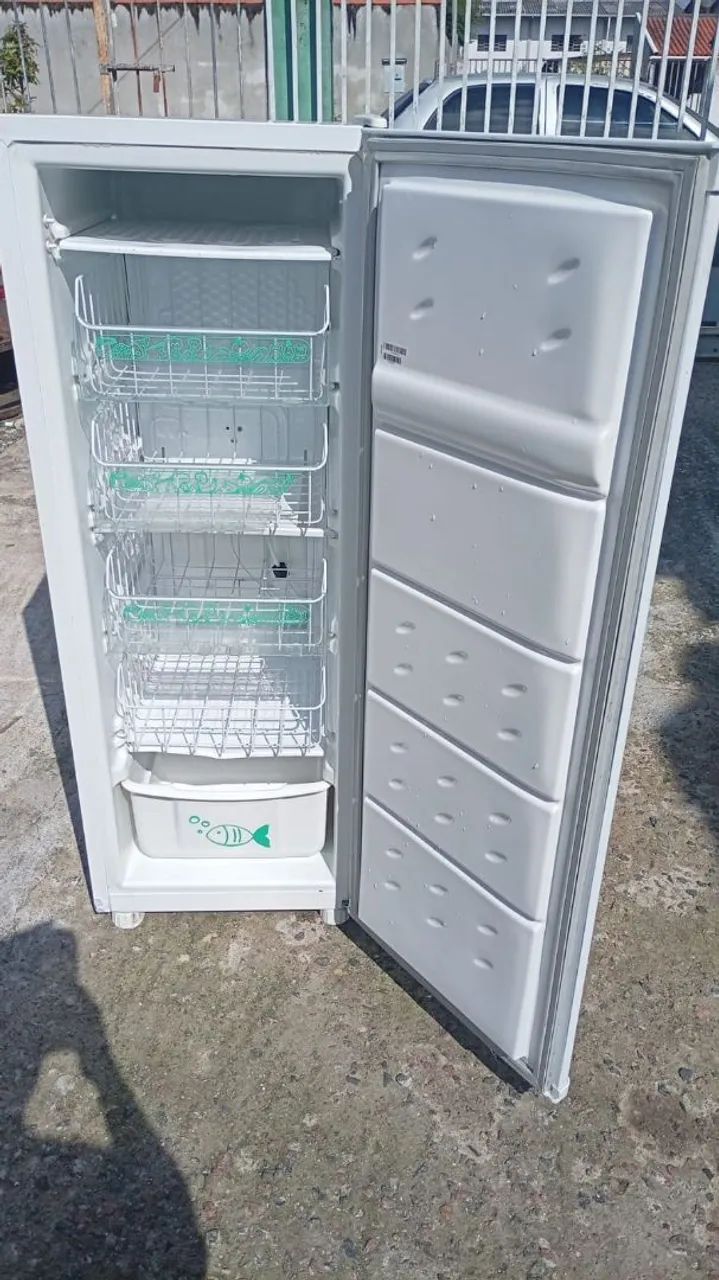 Vendo freezer vertical Consul funcionando perfeitamente  - Foto 2