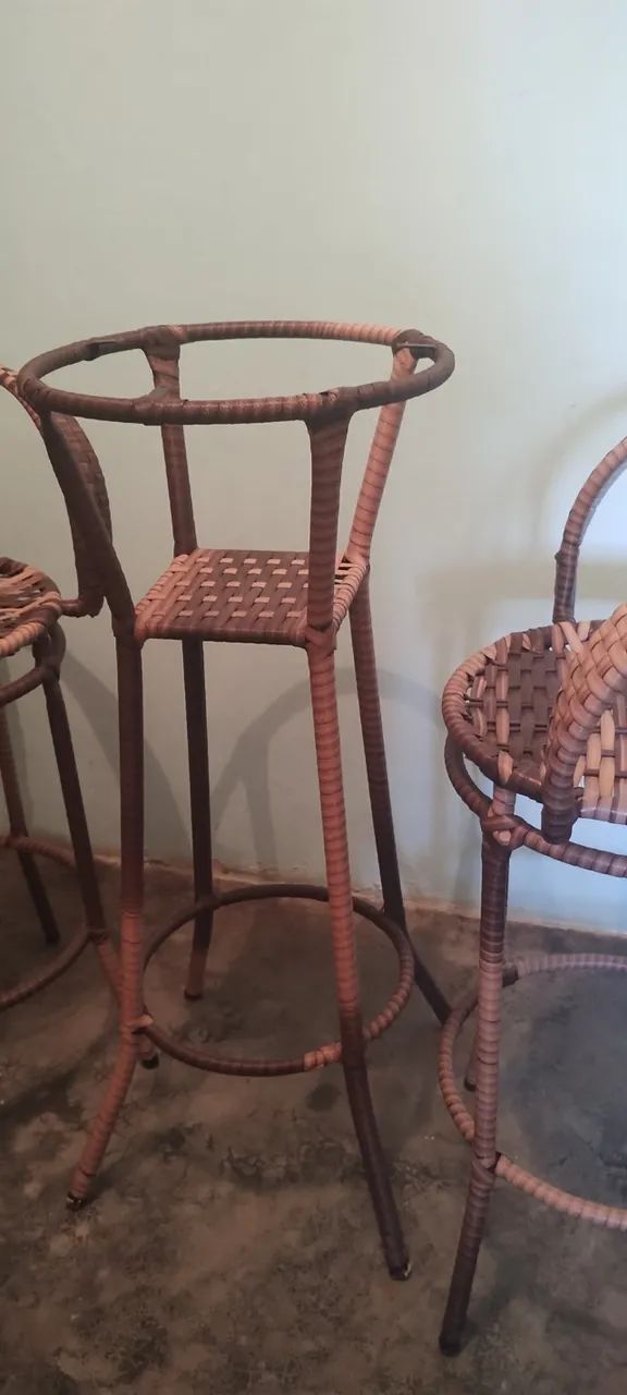 Conjunto mesa com 3 cadeiras altas - Foto 4