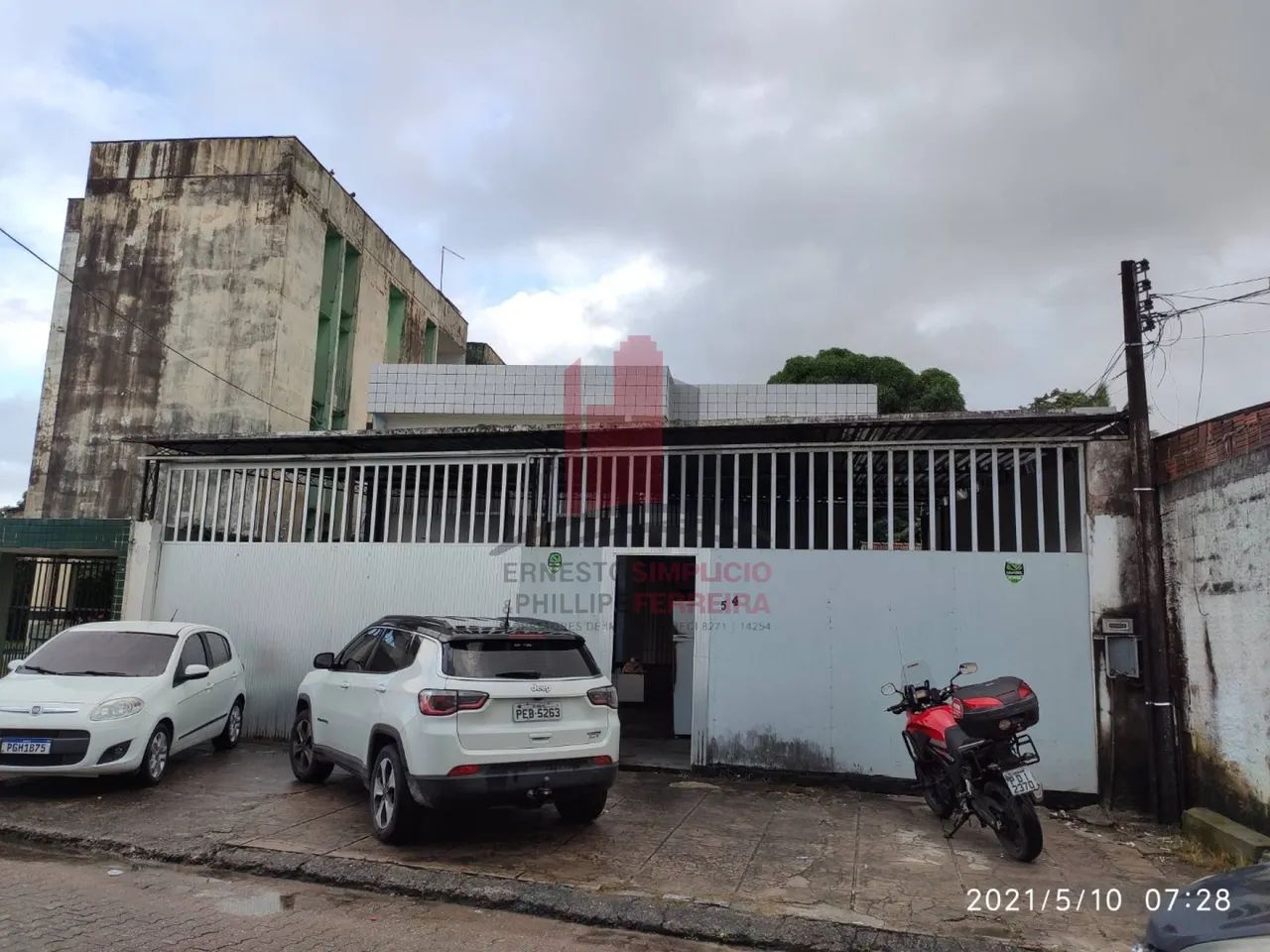 Casa em Rua Pública 4 Quartos 8 Vagas