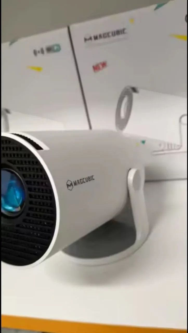 Projetor Hy300 pro original Magcubic novo tenha um cinema em casa  - Foto 2
