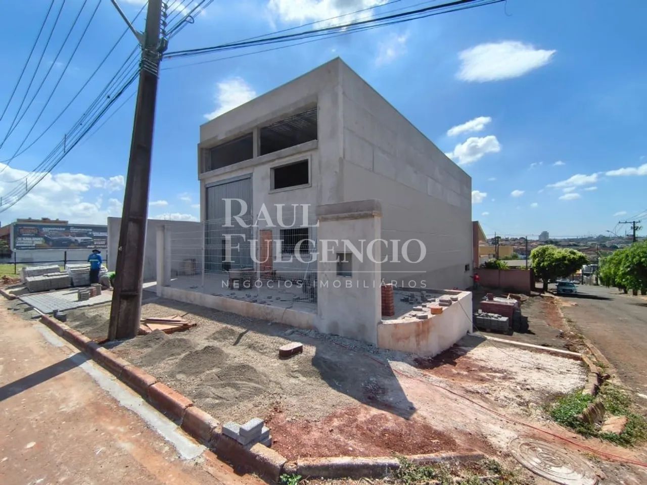 Barracão novo Portal de Vesalhes
