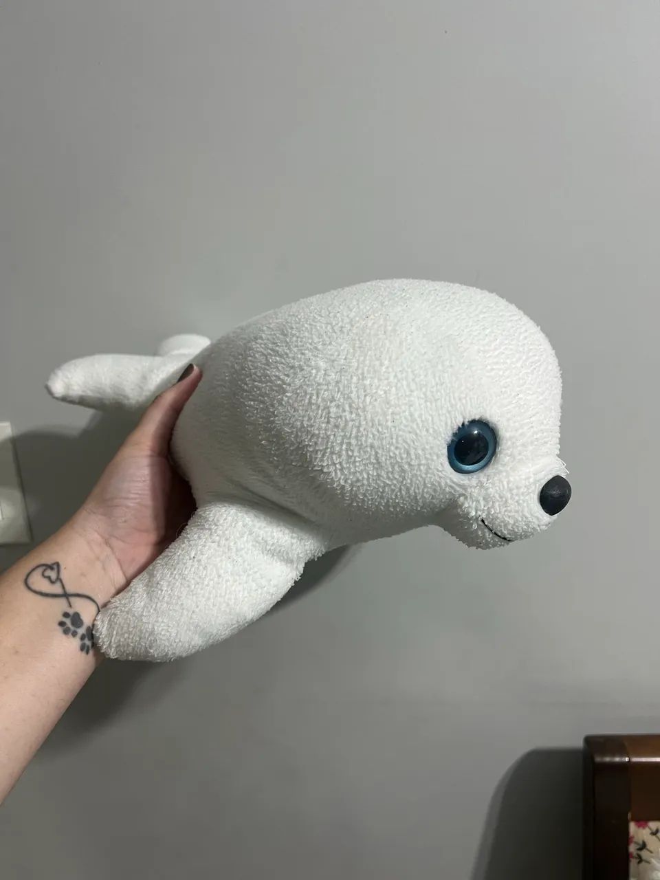 Foca de pelúcia - Luccas neto - com 40cm de comprimento  - Foto 3