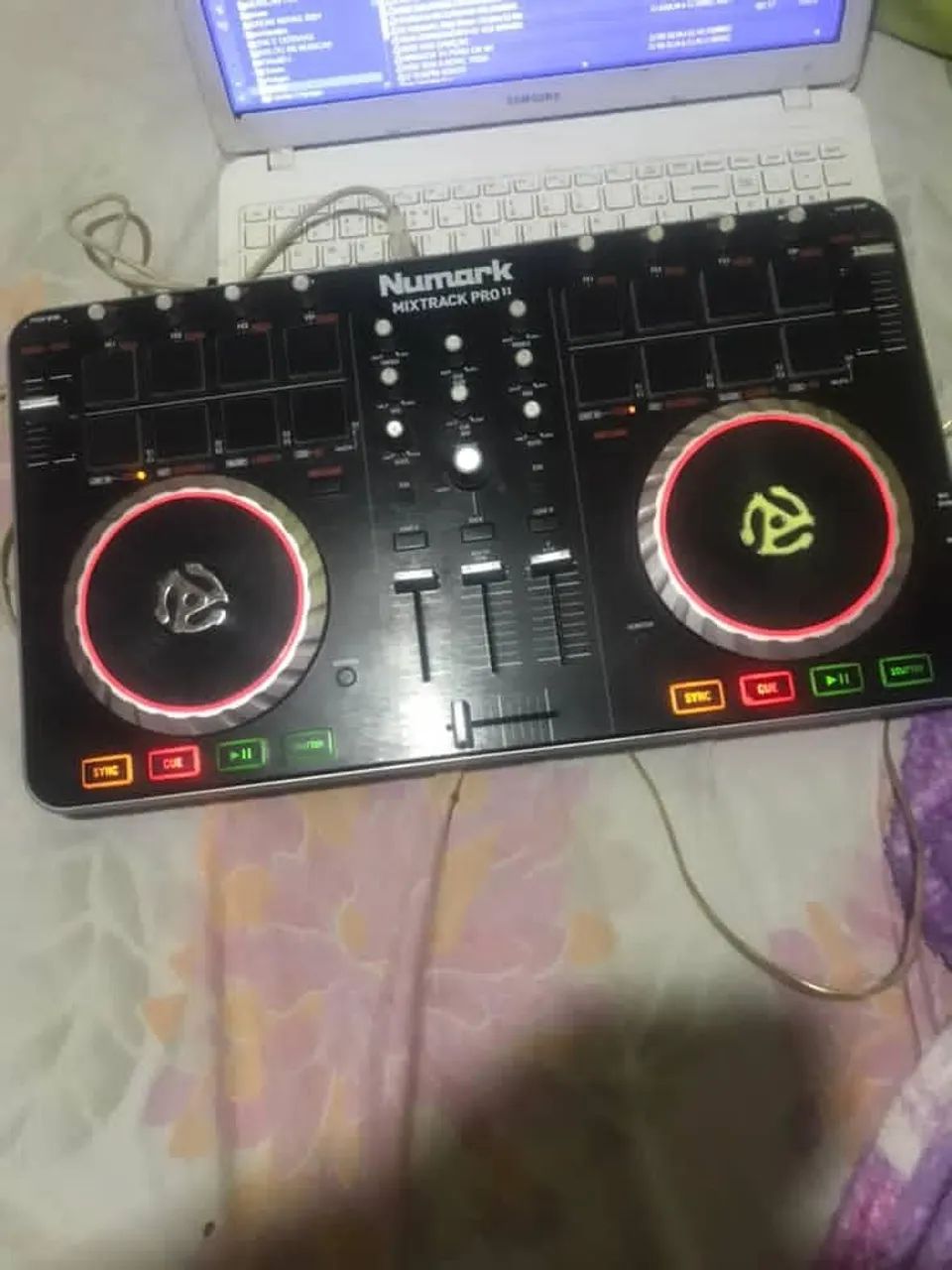 CONTROLADORA NUMARK PRO 2416601996117954562