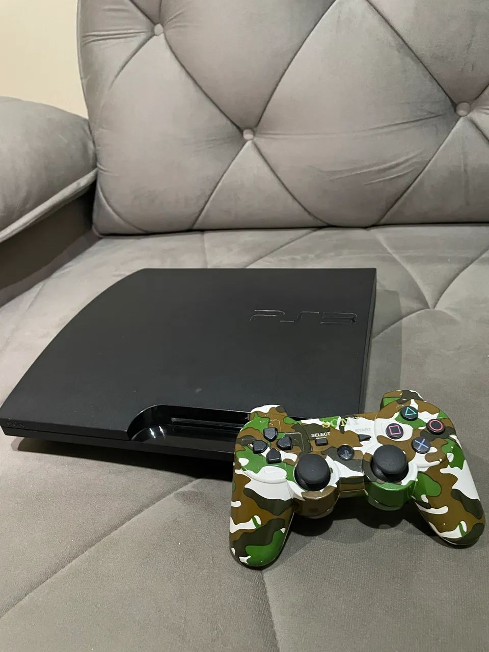 PS3 Slim desbloqueado com controle 