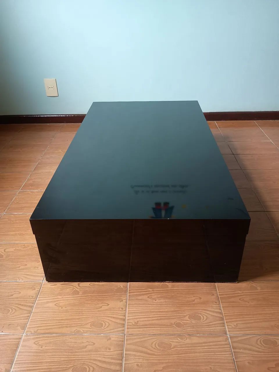 Mesa de centro preta em ótimo estado - Foto 2