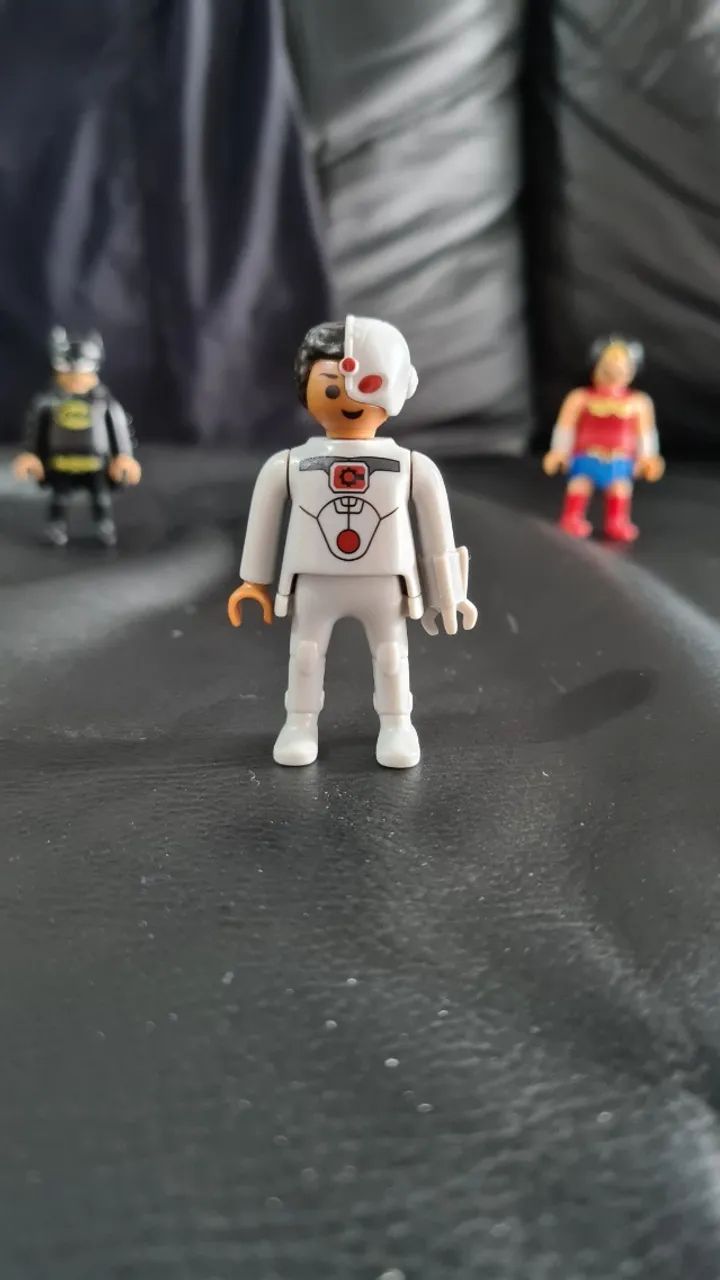 Playmobil Cyborg DC Comics Kinder Ovo
