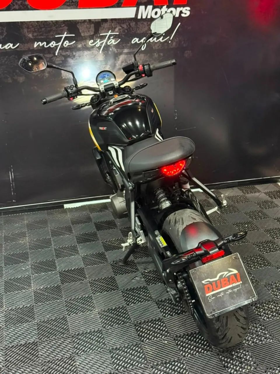 TRIUMPH TRIDENT 660 2025  - Foto 3