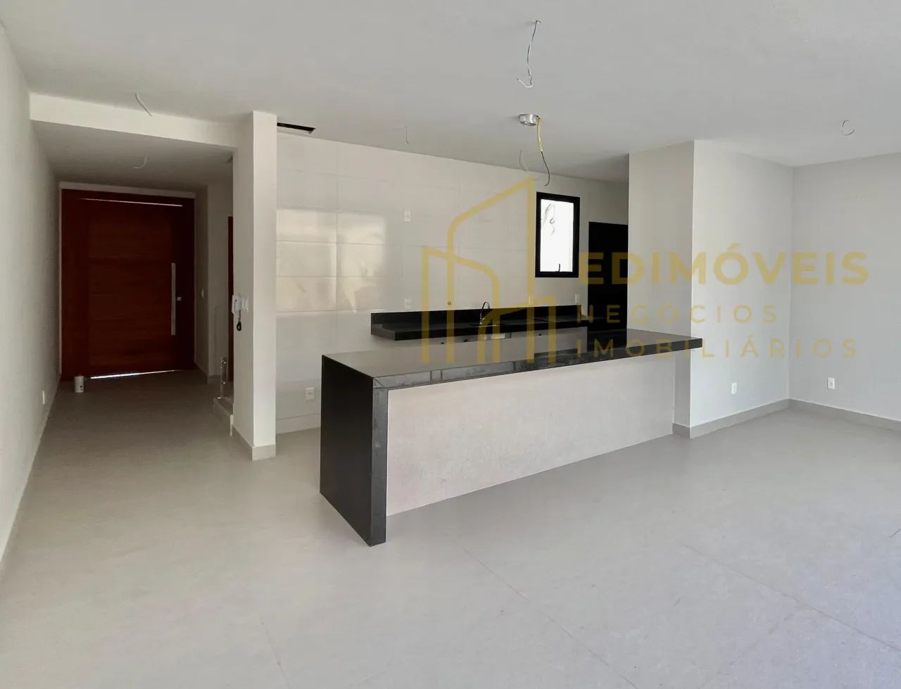 Venha Conhecer: Casa com Varanda e Closet em Morada de Laranjeiras! - Foto 3
