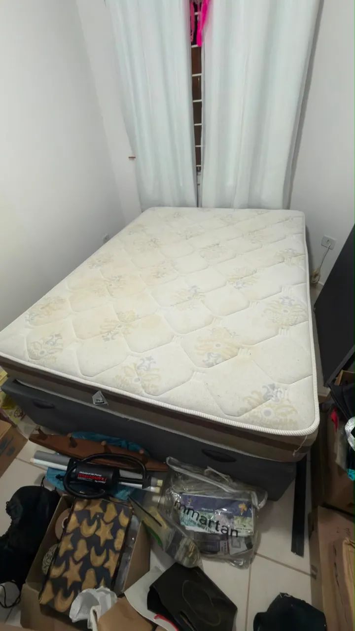 Cama casal com colchão 