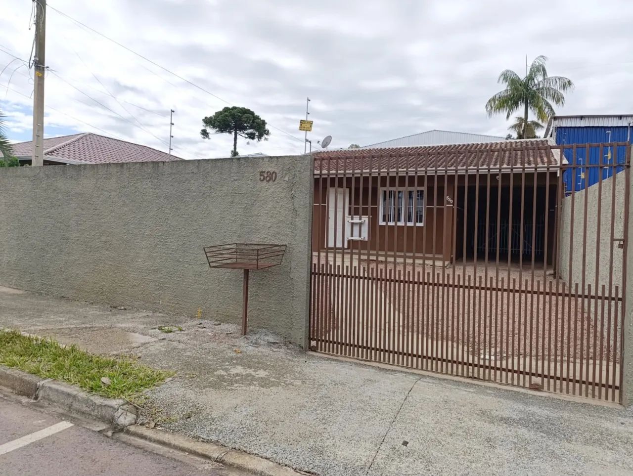 LOCACAO DE CASA NO EMILIANO PERNETA - Foto 2