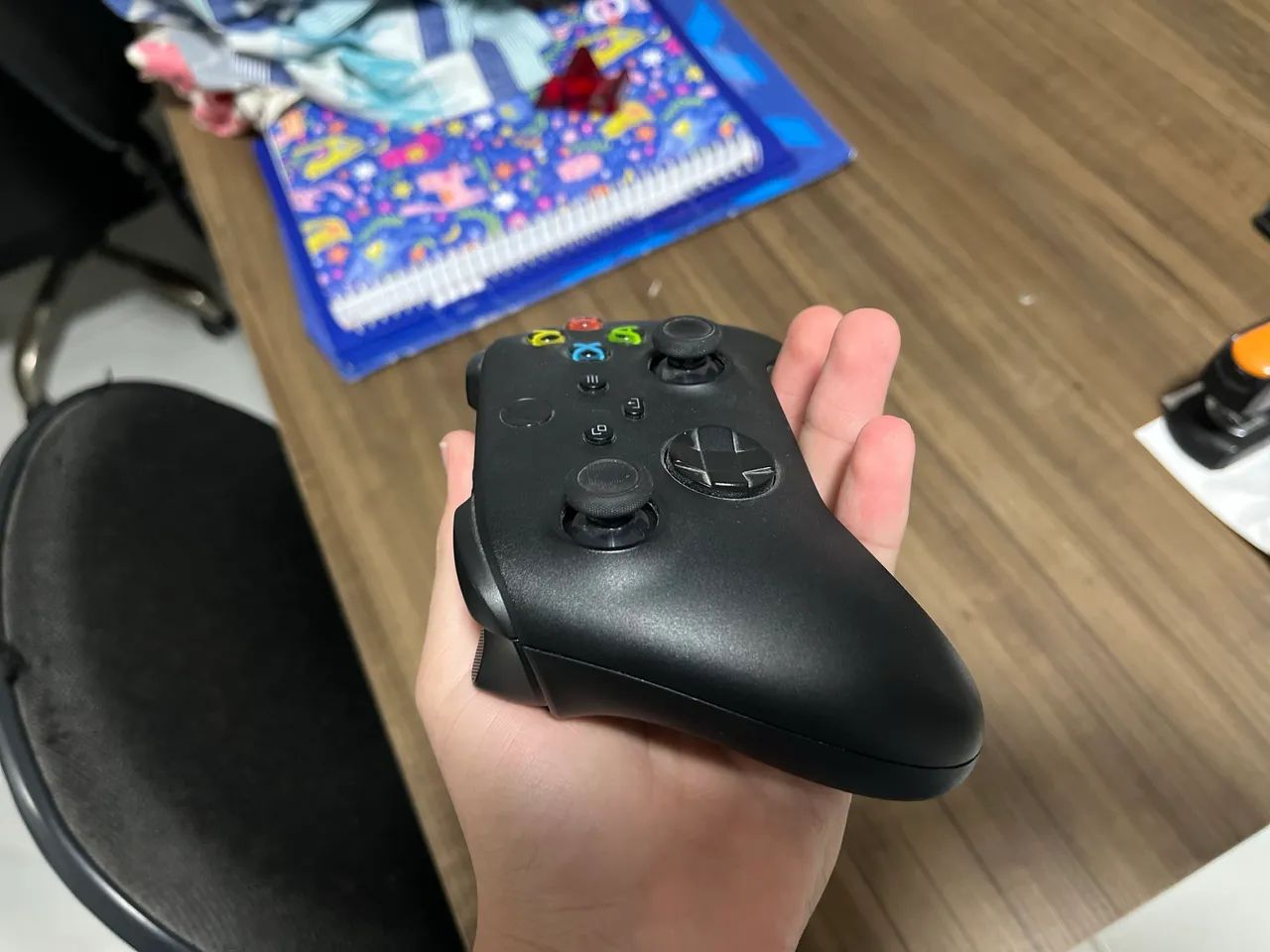 Controle Xbox Series X|S Original Microsoft Carbon Black com Caixa - Foto 3